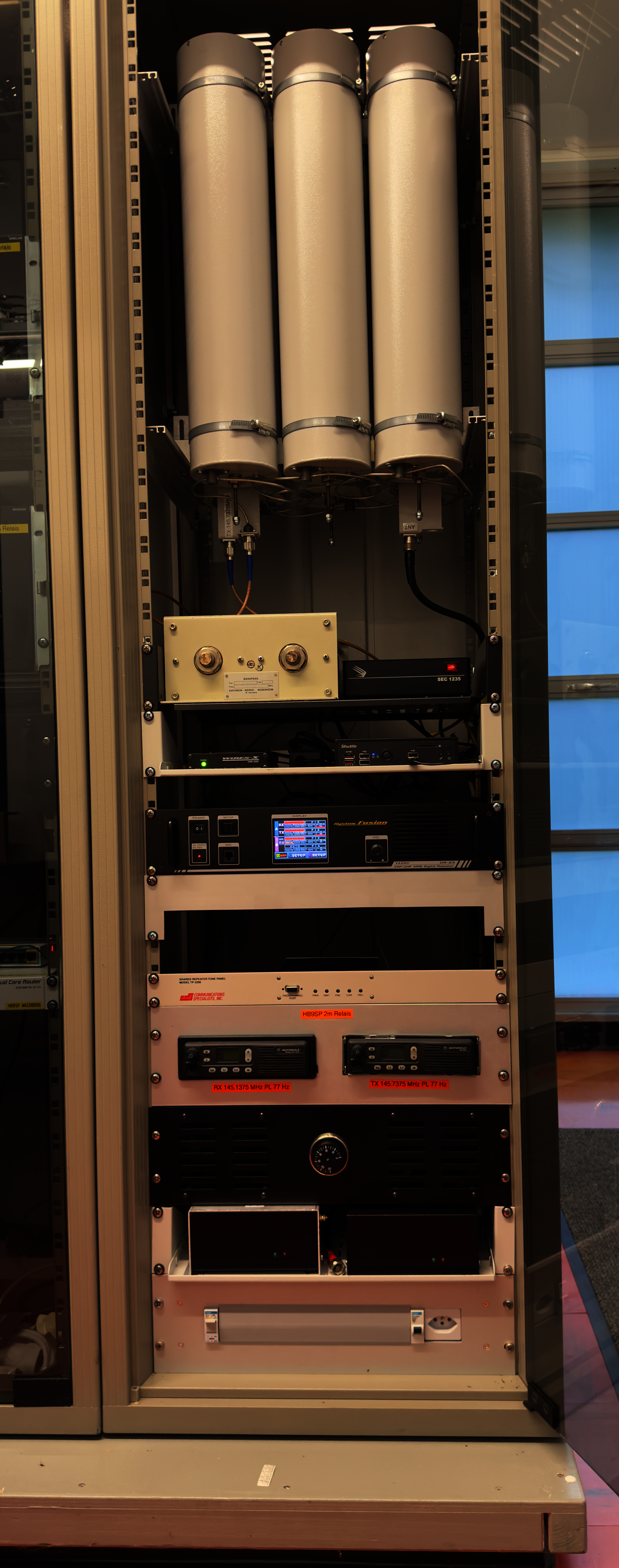 2m Relais Schrank mit C4FM- und Notrelais