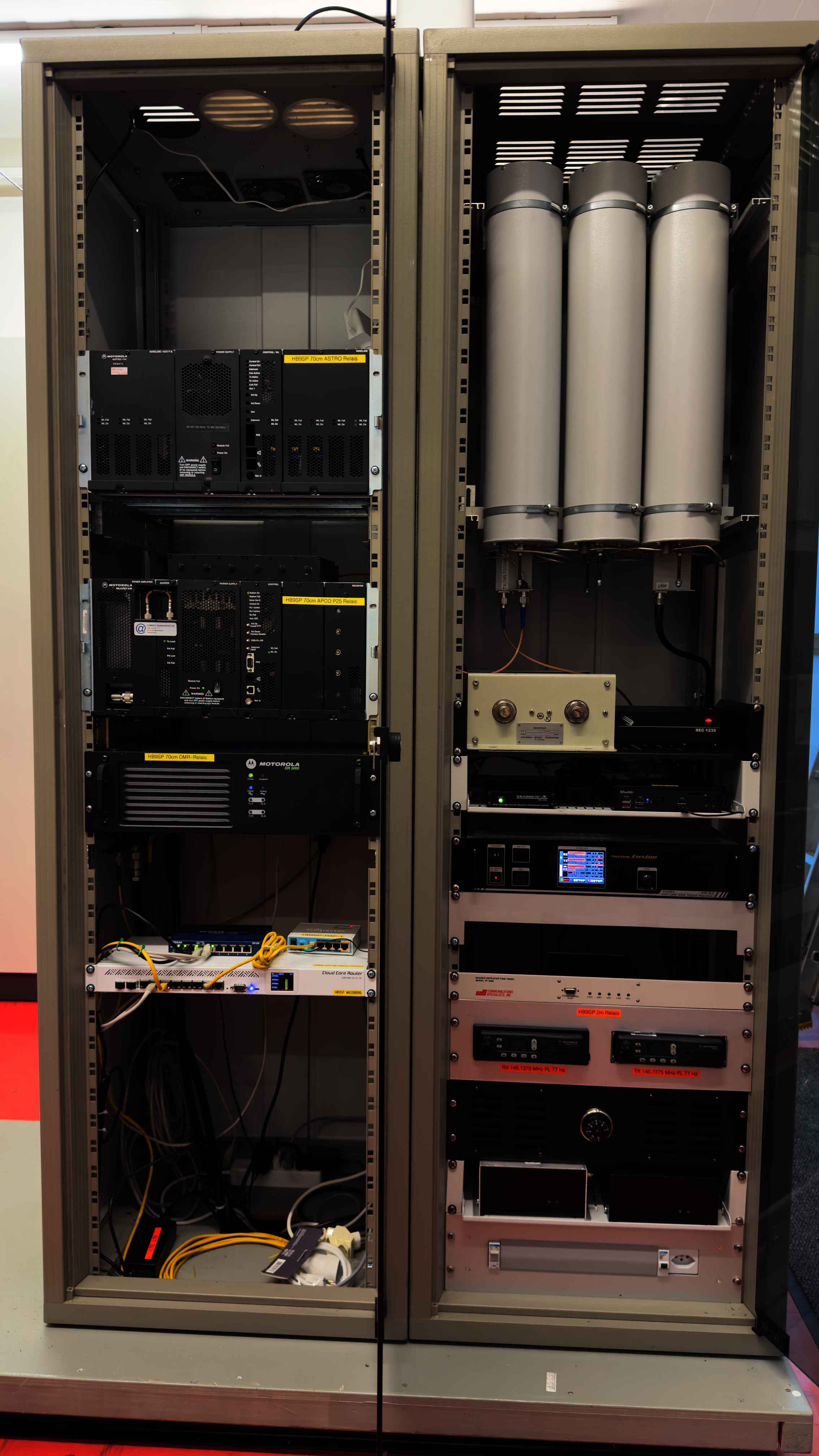 Yaesu DR-2XE C4FM/FM Relais